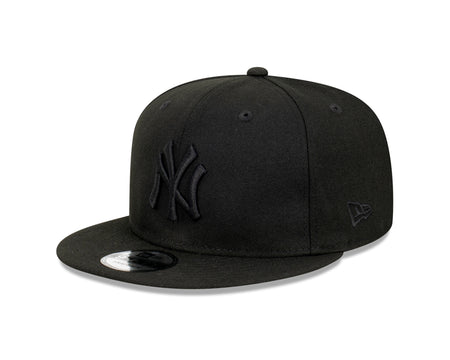 New Era New York Yankees Black on Black 9FIFTY Snapback