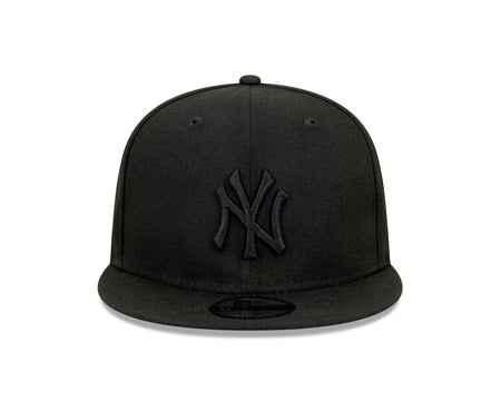 New Era New York Yankees Black on Black 9FIFTY Snapback