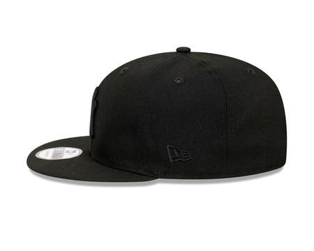 New Era New York Yankees Black on Black 9FIFTY Snapback