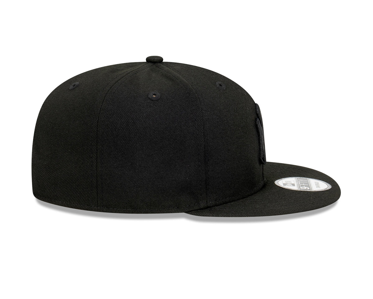 New Era New York Yankees Black on Black 9FIFTY Snapback