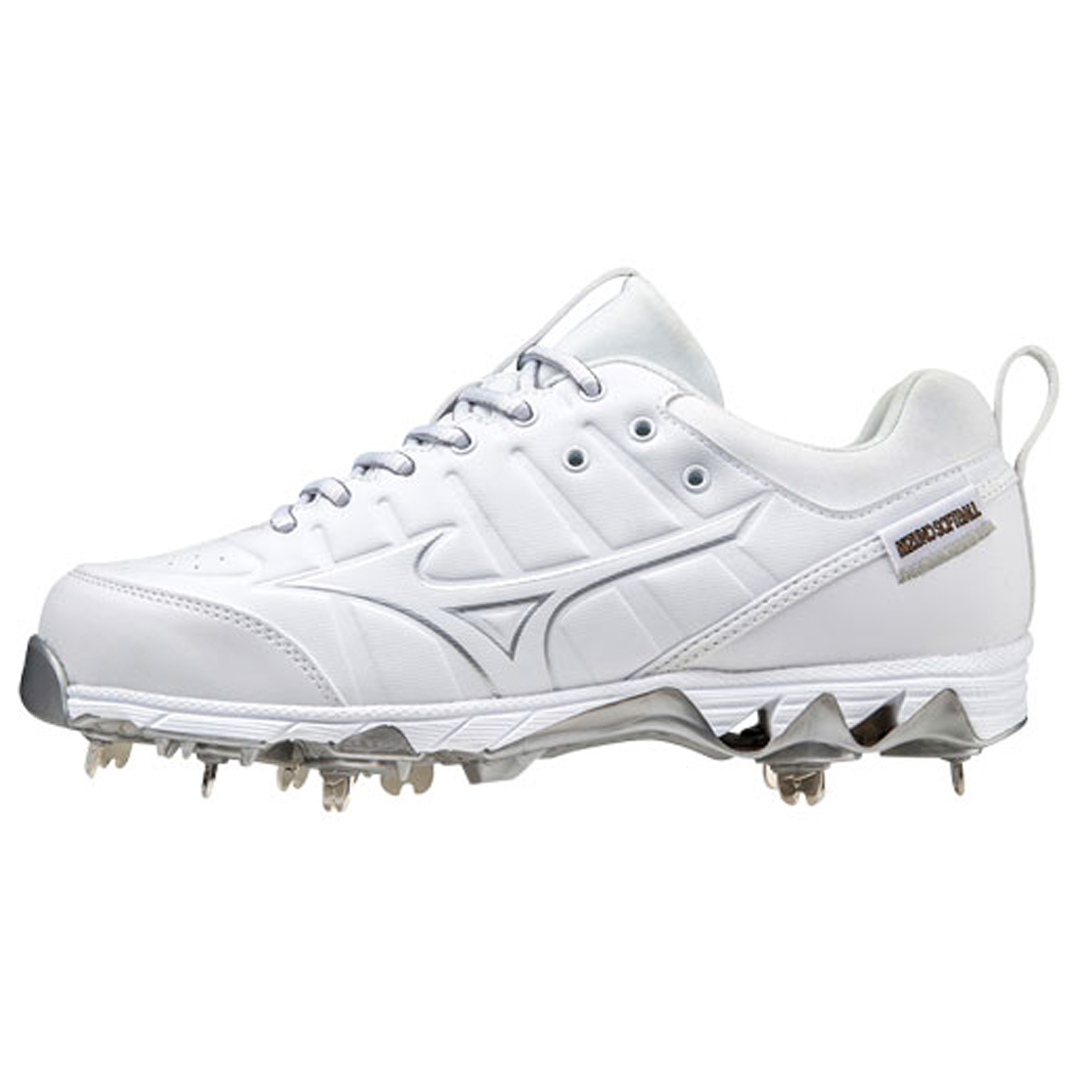 Mizuno 9 Spike Swift 7 Women s Metal Cleats